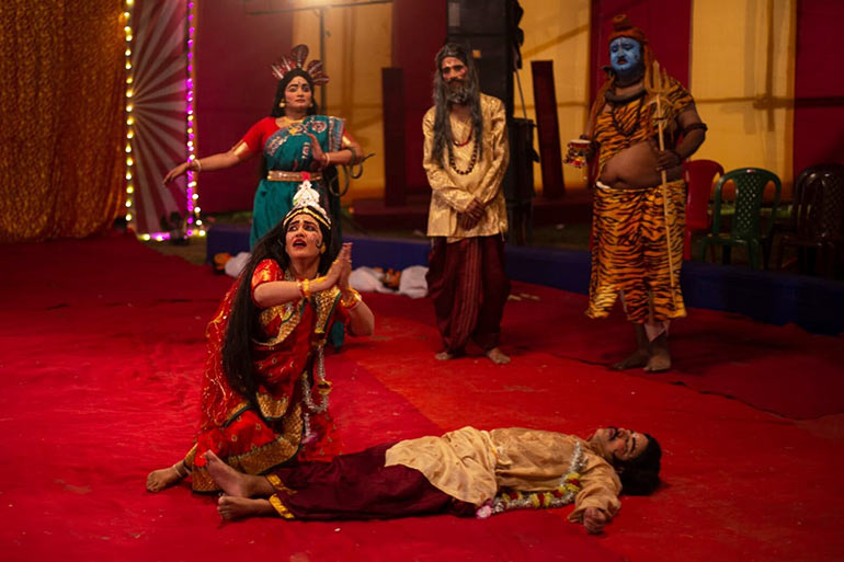 প্রদীপ্ত ভট্টাচার্যের 'নধরের ভেলা ...